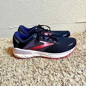 Brooks Adrenaline GTS 22 sneakers